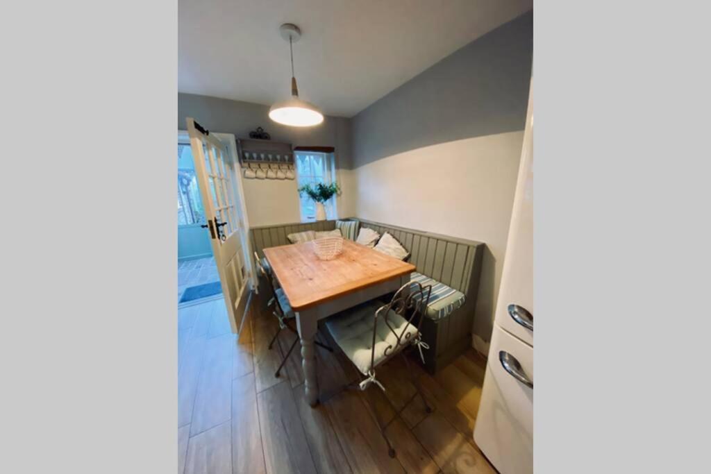 Angel Cottage, Boxgrove, Chichester - Relax And Unwind מראה חיצוני תמונה